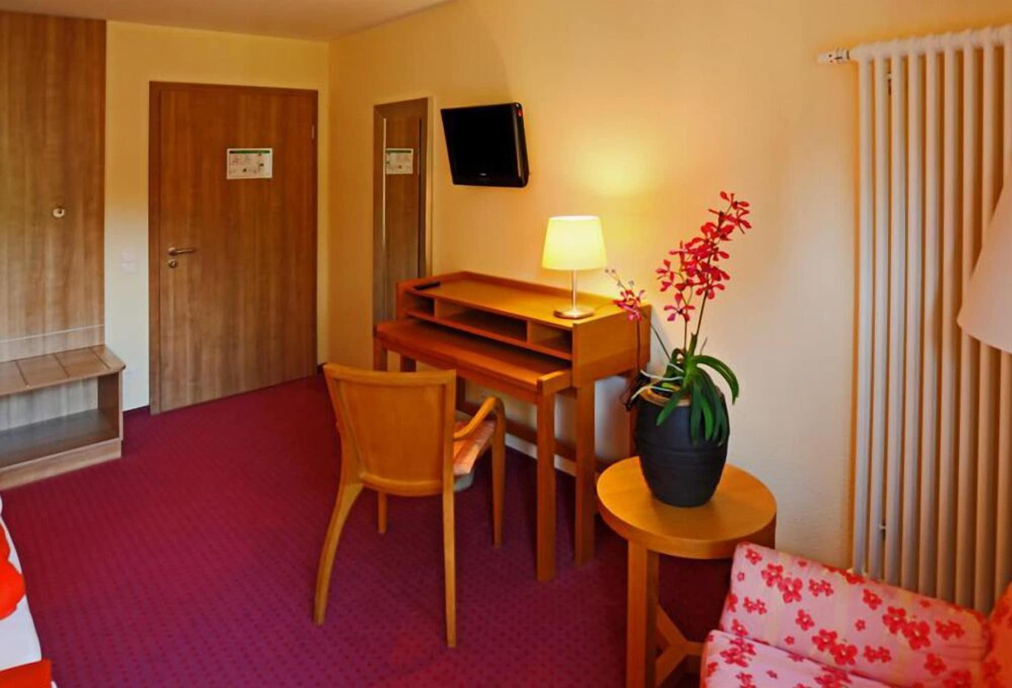 Nashira Kurpark Hotel -100 Prozent Barrierefrei- Bad Herrenalb Esterno foto